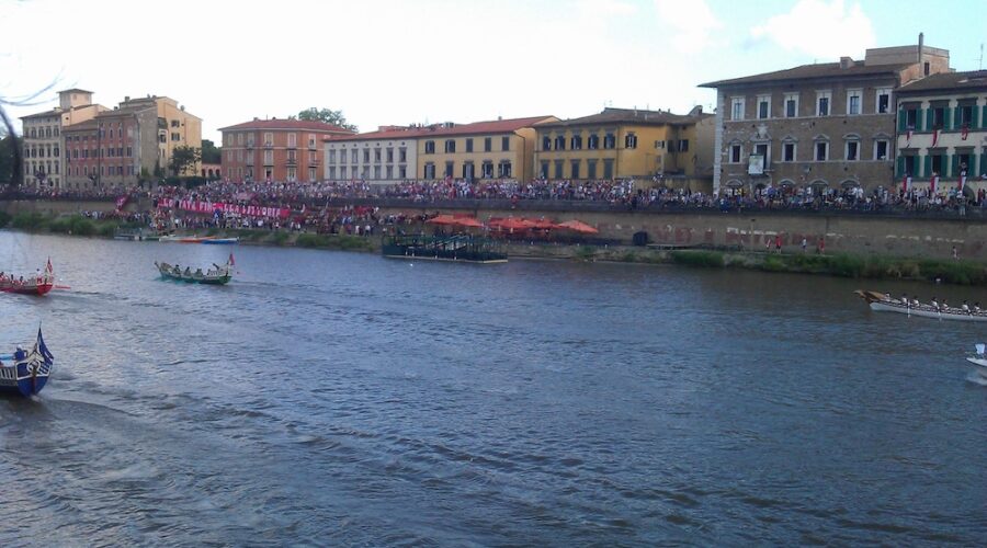 Palio di San Ranieri: la regata storica tra i quartieri di Pisa