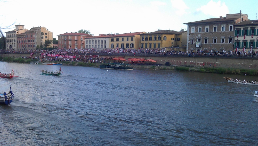 Palio di San Ranieri: la regata storica tra i quartieri di Pisa