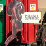 Lucca Comics bagni chimici e Deadpool che dà comodi suggerimenti